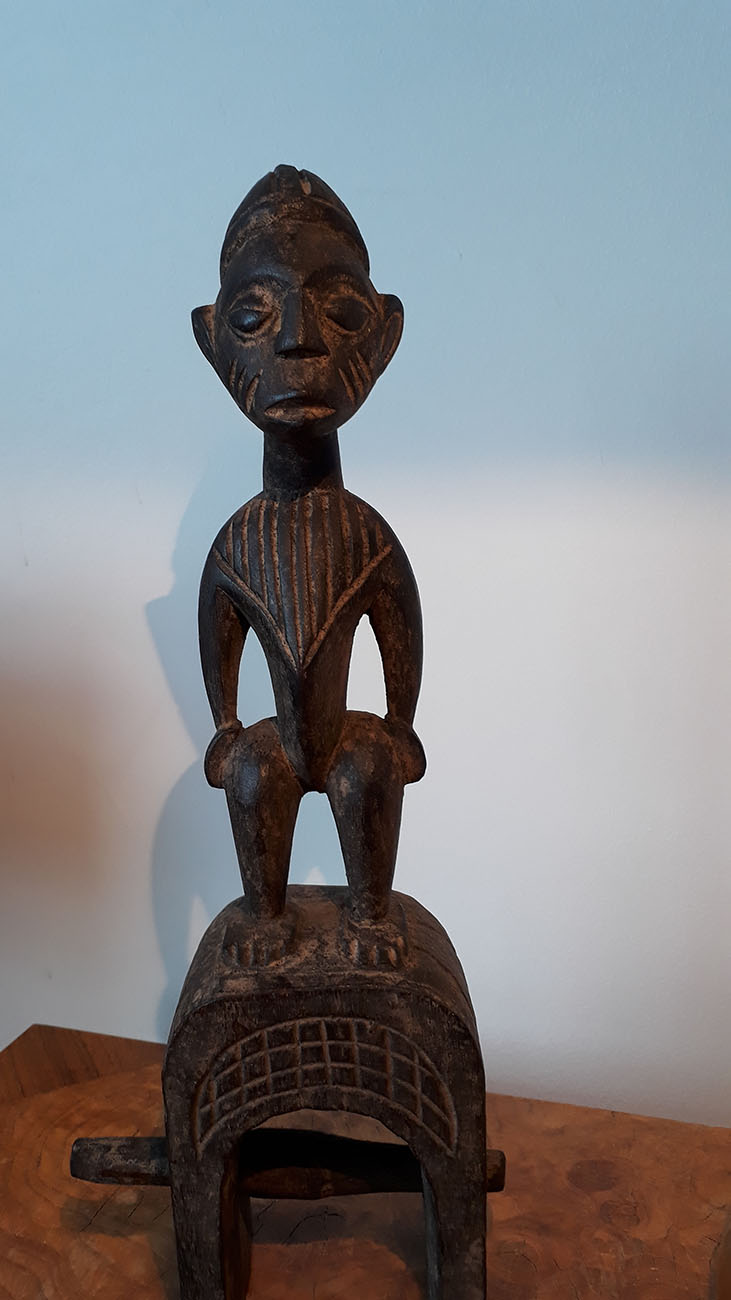 Statuette-bois-Etrier-de-Métier-site